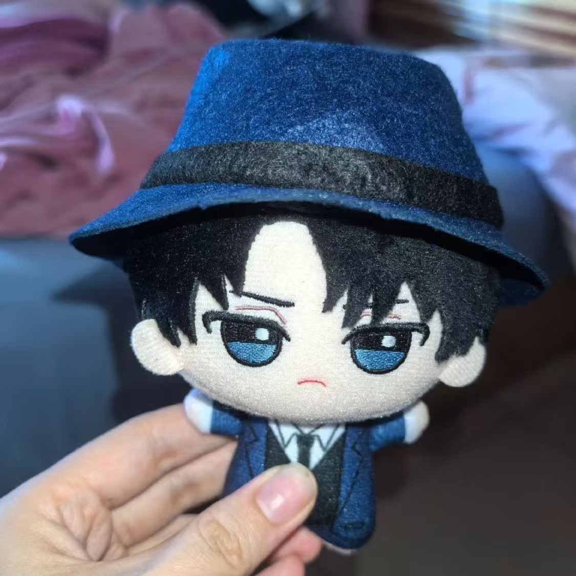 Peluche de Levi Ackerman de 10 - Cosplay Plushie Prop reseña y precio