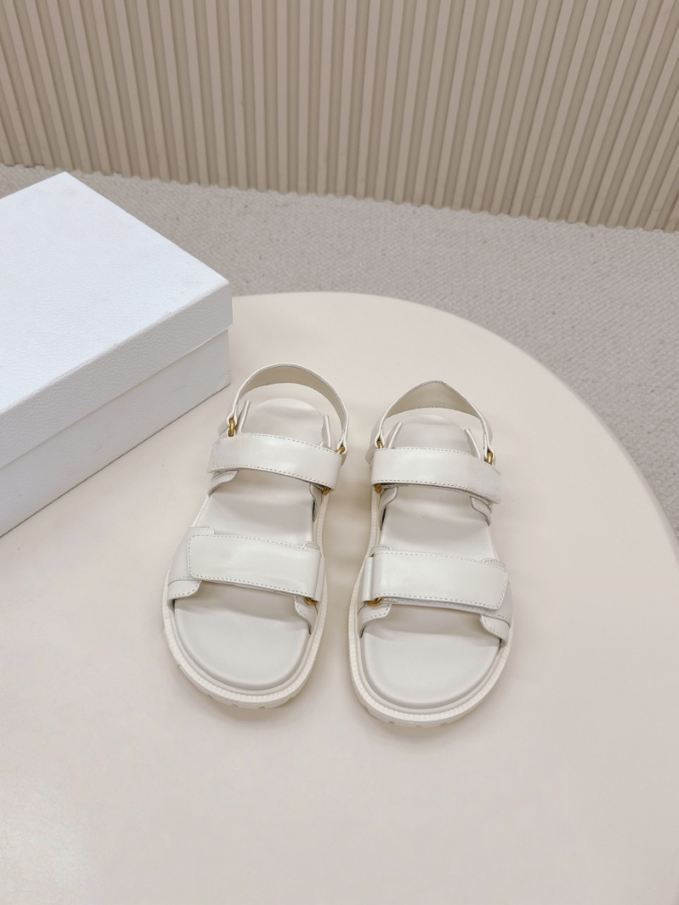 Sandalias de Plataforma de Luj - Velcro Hook Loop reseña y precio